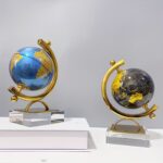 Decorative crystal base globe